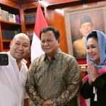 Momen Lebaran 2025 Prabowo bersama Titiek dan Didit curi perhatian
