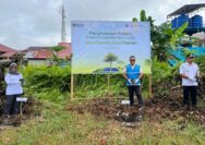 DLH Sintang bersama PLTU dan SMAN 2 tanam ratusan pohon saat Hari Bumi