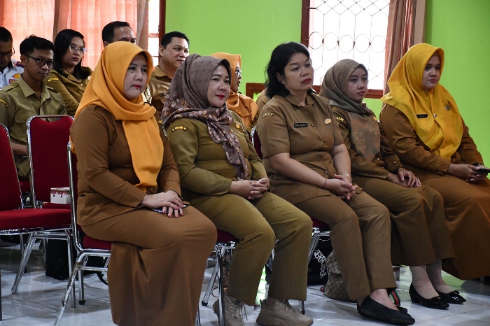 Birokrasi “Asal Bapak Senang” Disentil, Sekda Sintang Beri Peringatan Keras ke Kepala OPD